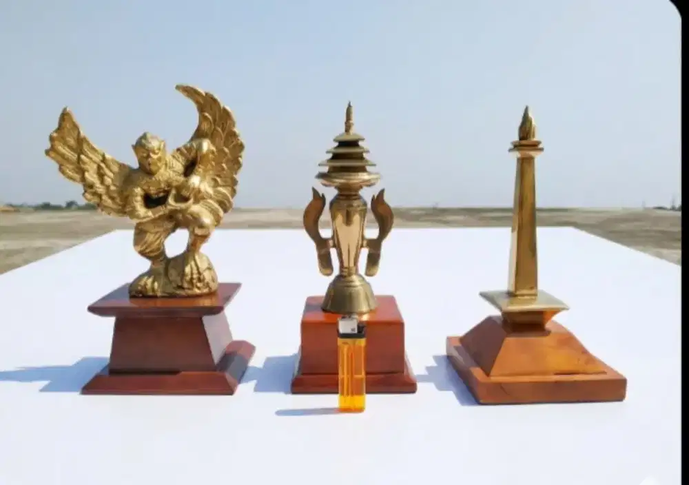 Miniatur Dispay Garuda Kujang Monas