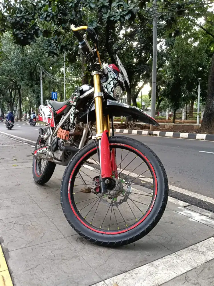 DIJUAL CASH KAWASAKI KLX 150 THN 2019 PJK IDUP SIAP PAKAI