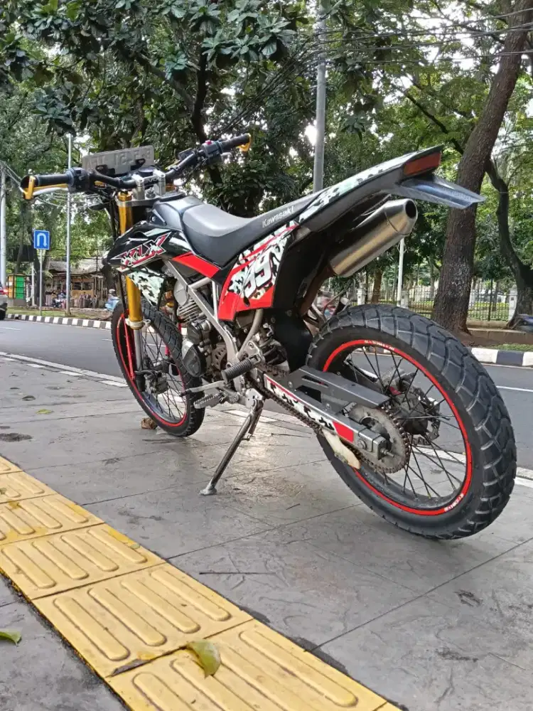 DIJUAL CASH KAWASAKI KLX 150 THN 2019 PJK IDUP