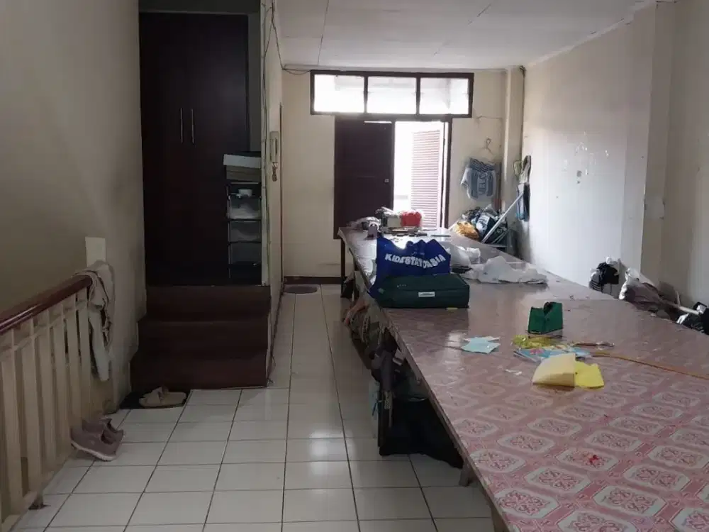 Ruko 3 Lantai Di Bona Indah ,Karang Tengah Jakarta Selatan