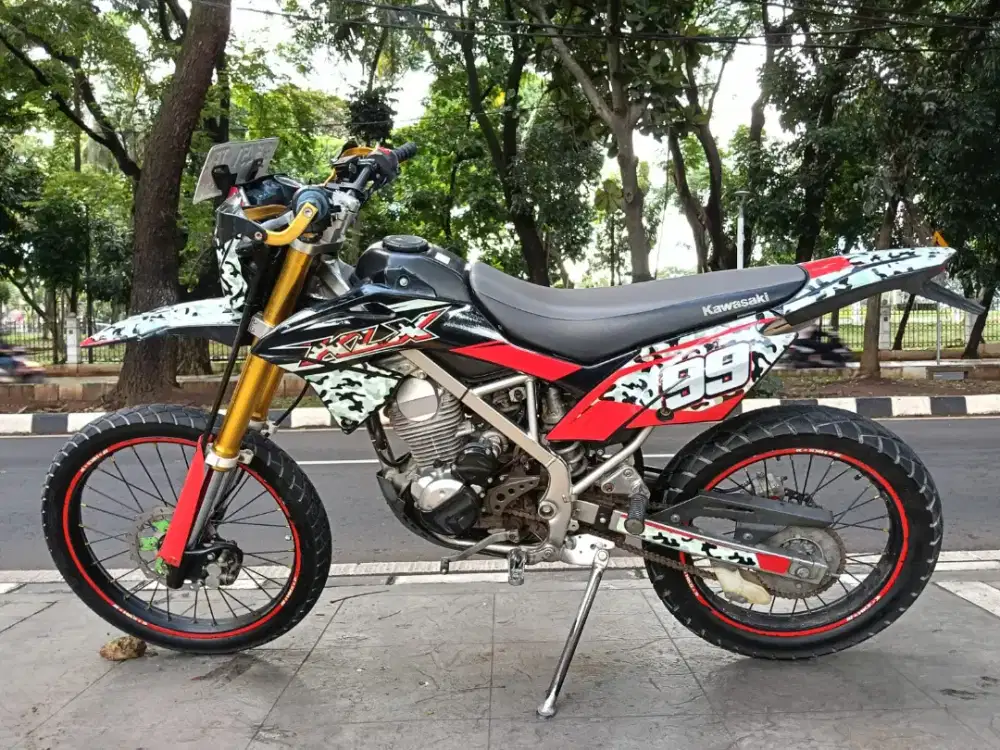 DIJUAL CASH KAWASAKI KLX 150 THN 2019 PJK IDUP SIAP PAKAI