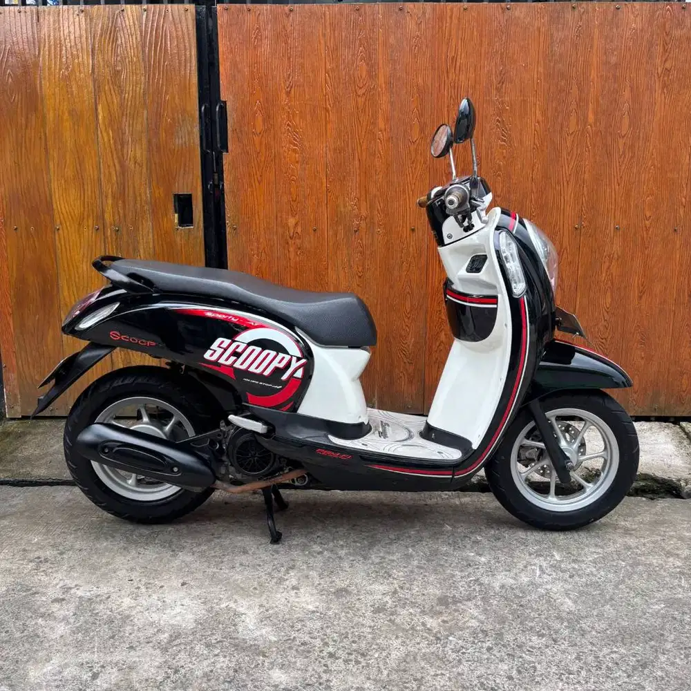 HONDA SCOOPY ESP 2016 KONDISI TERAWAT SURAT LENGKAP PAJAK ON TERMURAH