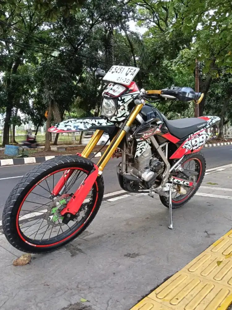 DIJUAL CASH KAWASAKI KLX 150 THN 2019 PJK IDUP SIAP PAKAI