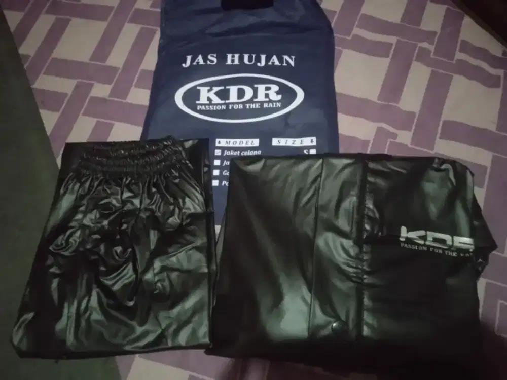 Jas hujan KDR size XL baru bahan karet lentur poris cipondoh