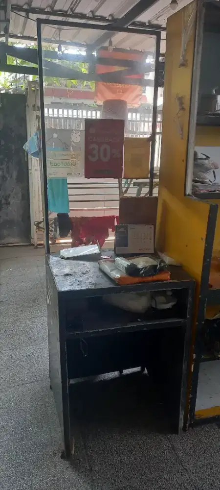 Meja kasir resto