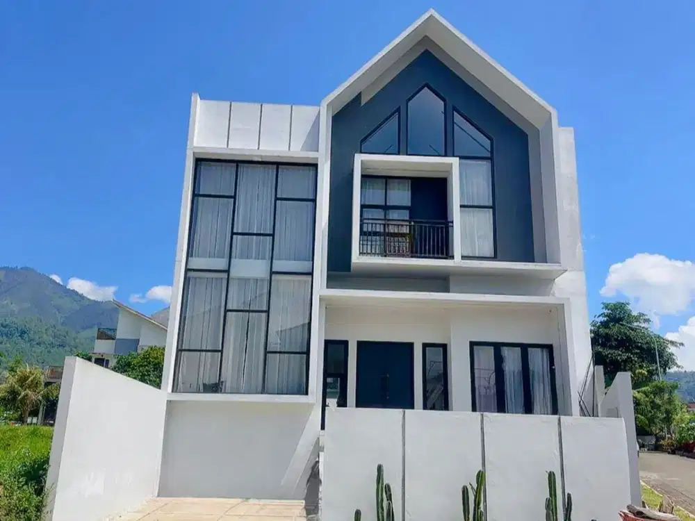 Dijual Rumah Rasa Villa Hook View Gunung di Perumahan Panorama kota Batu