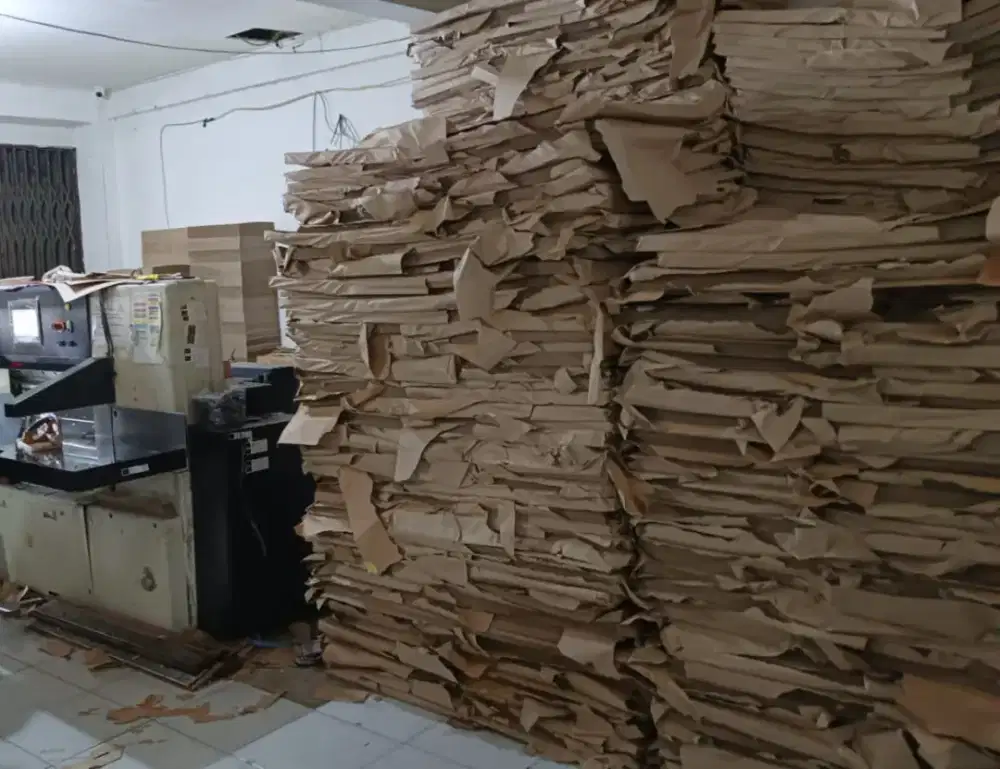 DIBUTUHKAN KARYAWAN PRIA ANGKAT BARANG