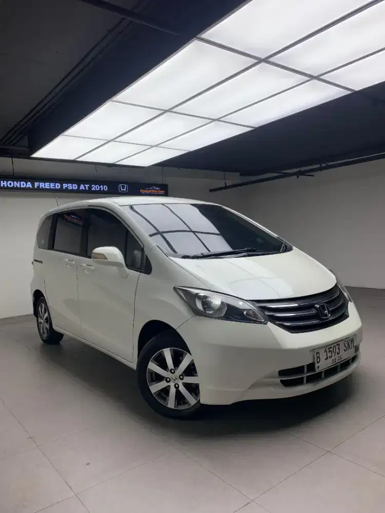 Honda Freed E A/T 2010 TERLARIS!!