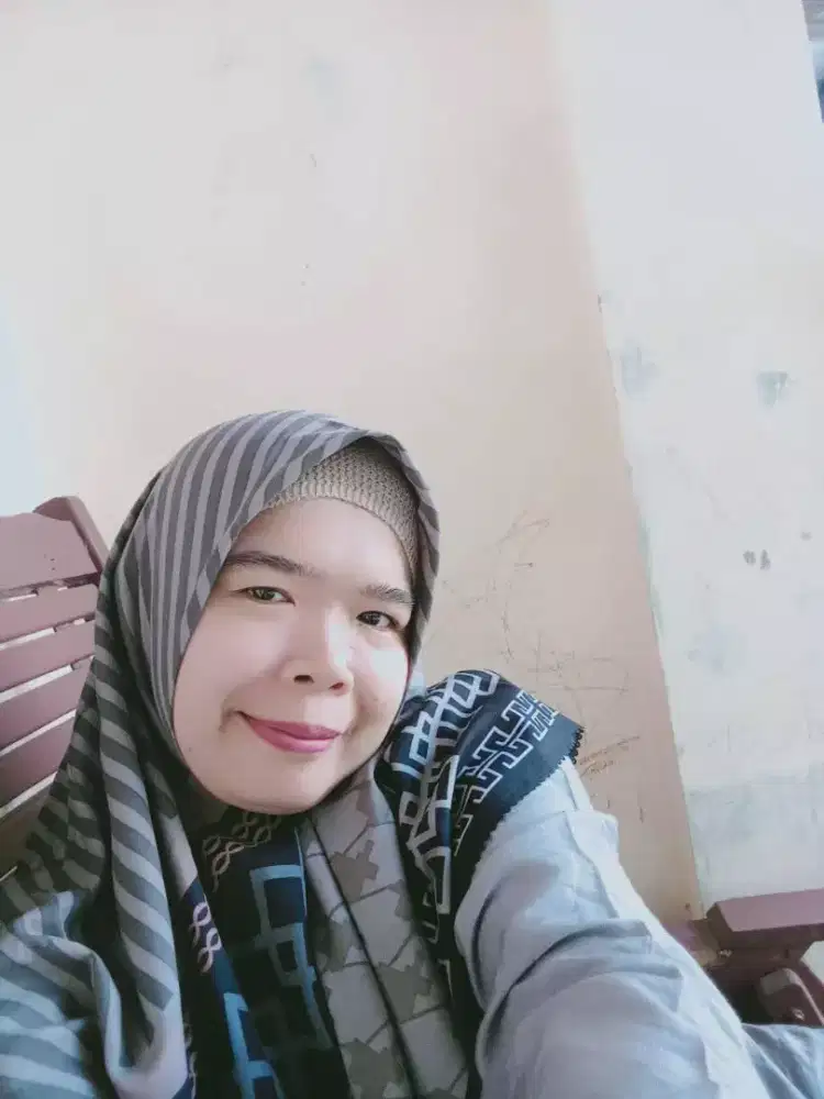 cari lowongan kerja yang bisa pulang pergi.