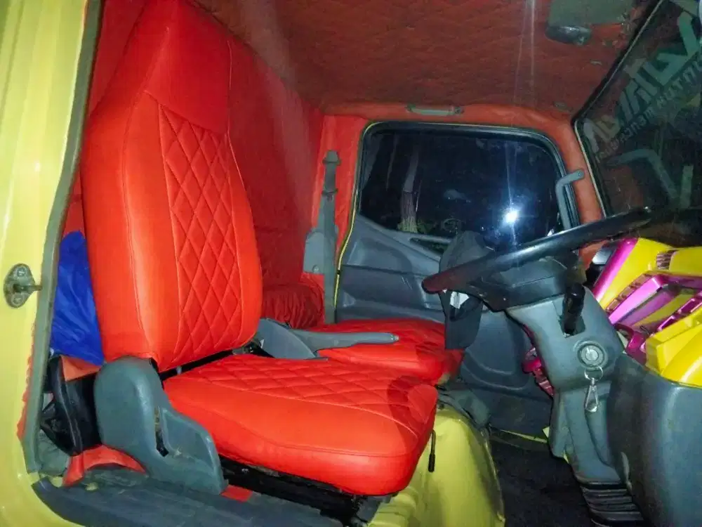 menjual berbagai macam sarung jok mobil truck, miinibus, pick up DLL