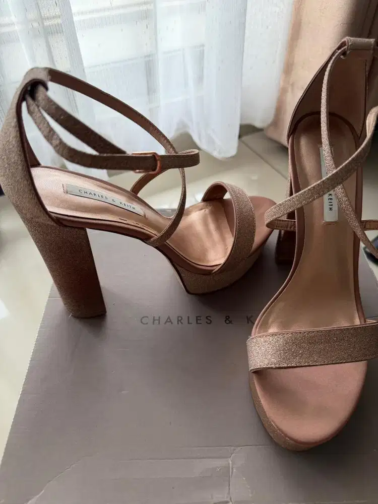 Preloved : Sandal C&K