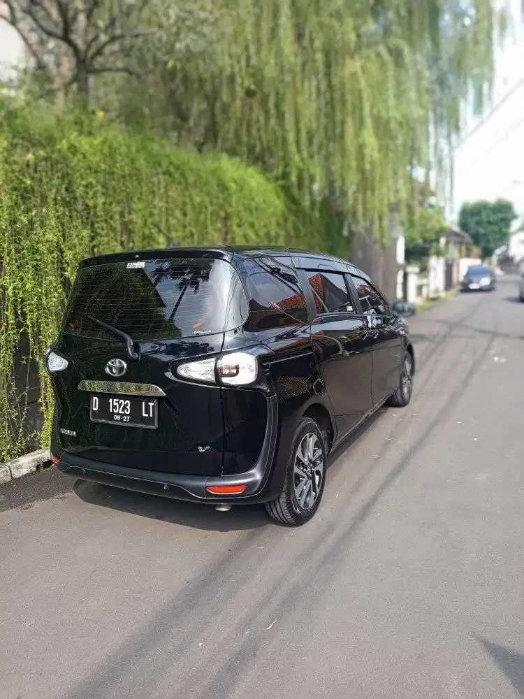 toyota Sienta v at 2017