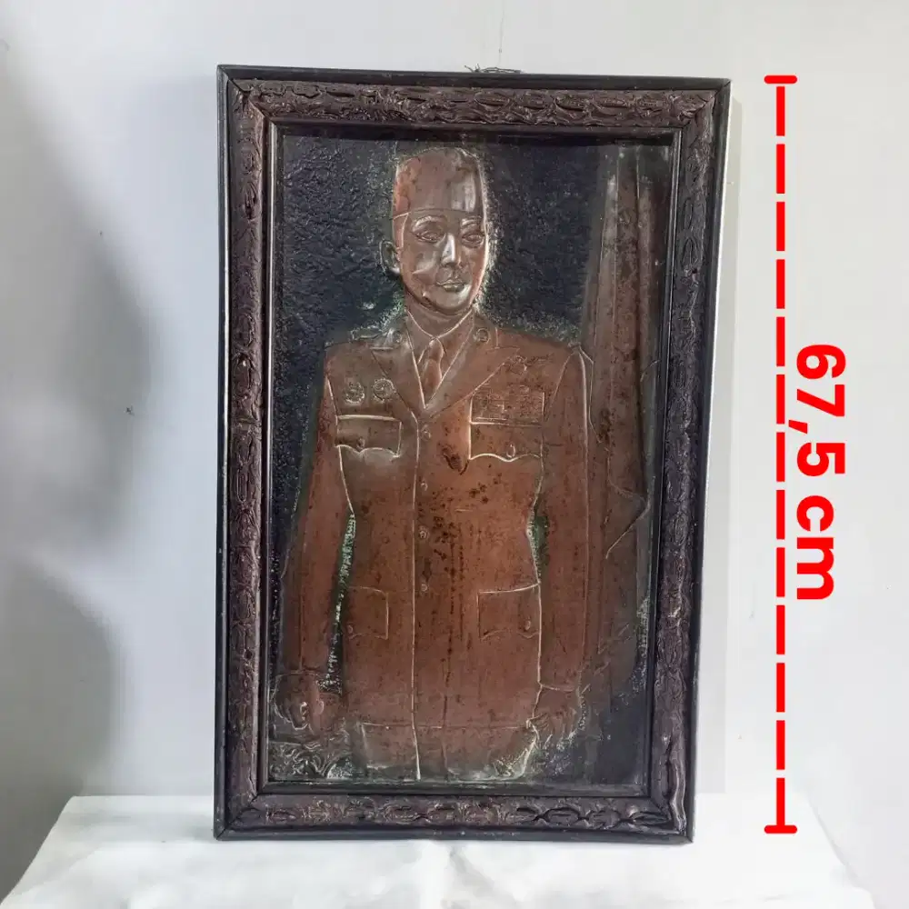 Relief Tembaga Ir. Soekarno Bingkai Kayu Antik Hiasan Dinding Vintage