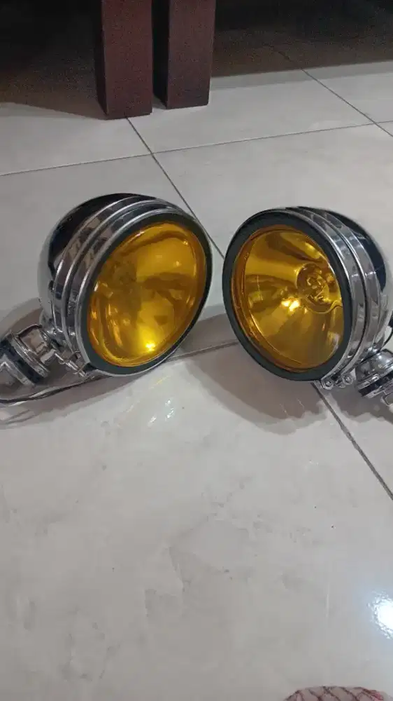LAMPU KABUT  BUAT MOBIL JIP