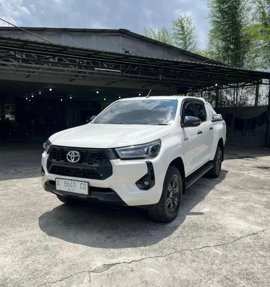 HiLUX V 4X4 2024 Matic Km 32 Ribu Servis Ricord Toyota