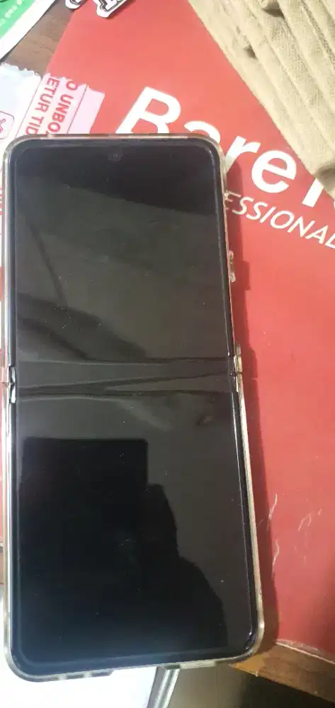 Samsung Galaxy Z flip 5 8/512 minus lcd