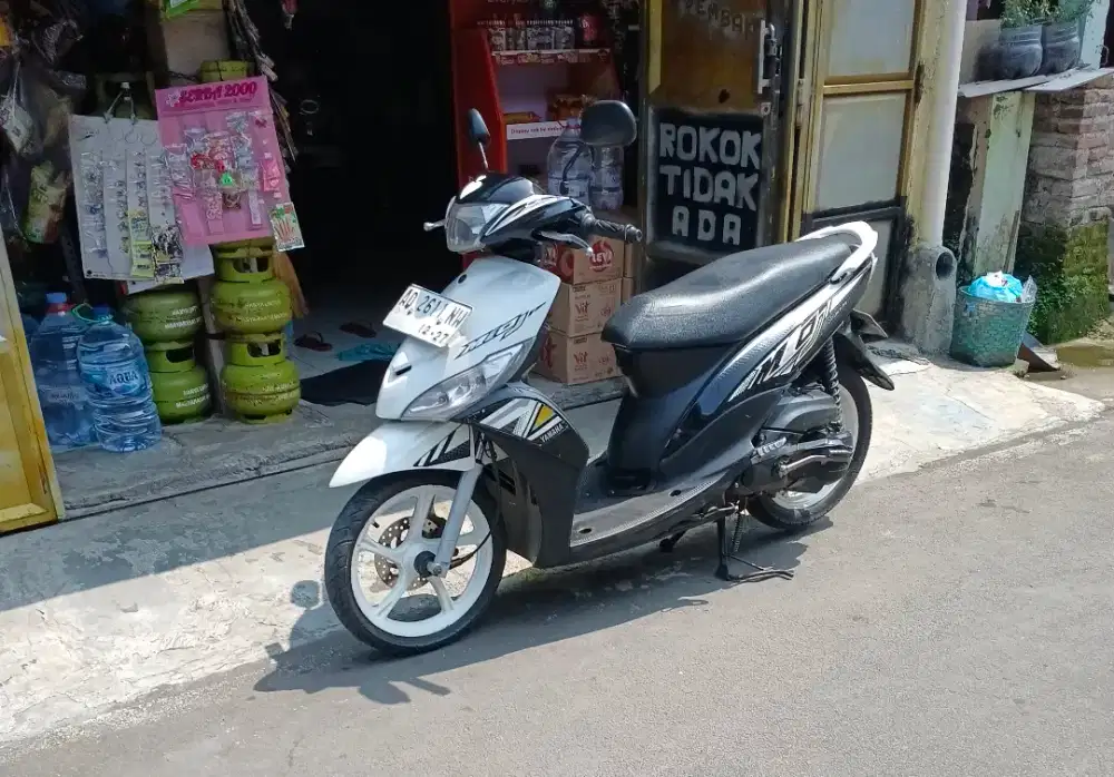 Mio J  AD solo  pajak pjg msn bagus siap pakai msn bdy bagus masih ada