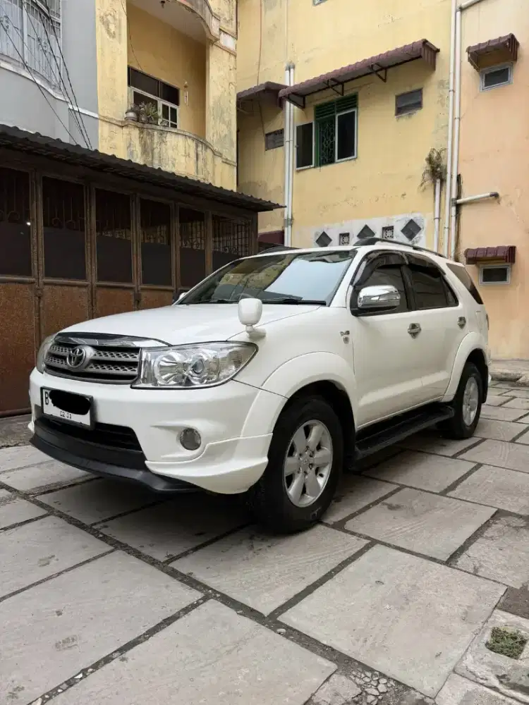 Toyota Fortuner 2.5 G TRD AT Matic 2010