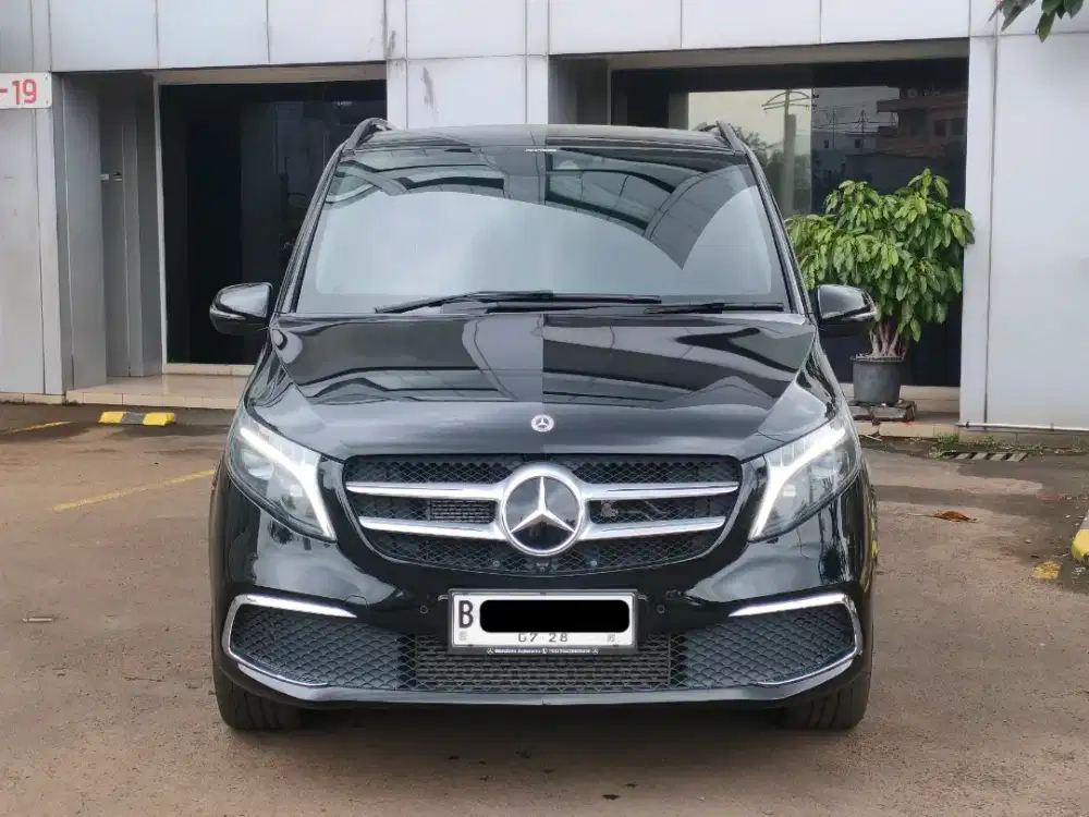 Mercy V250 AT 2022 Low KM Mulus ISTIMEWA
