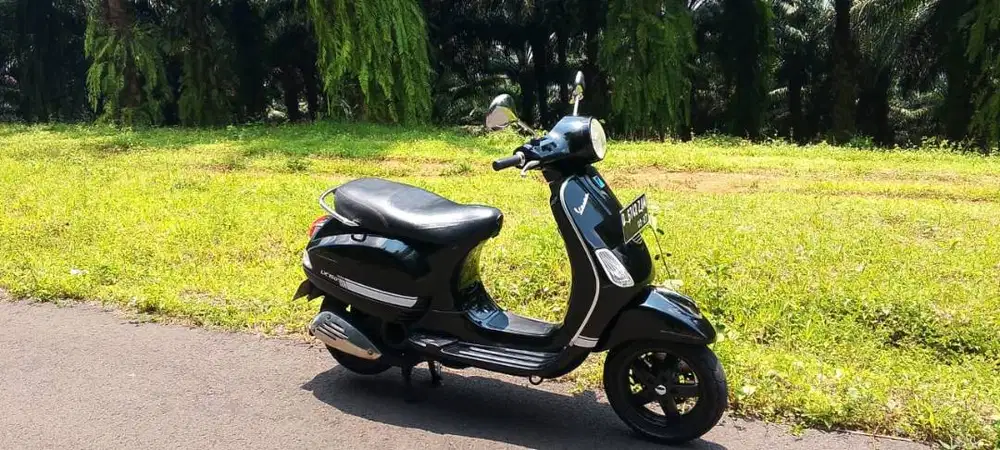 Piaggio vespa lx 150 2012 2v plat d pajak hidup lengkap