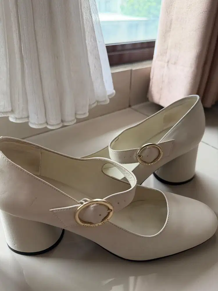Preloved : Sepatu C& K