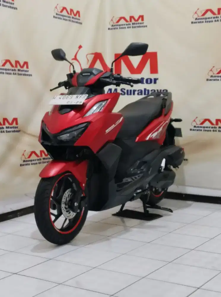 Lengkap Km 8 Ribu Honda new vario 160 Cbs tahun 2024 Merah Doff
