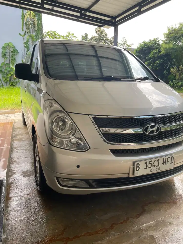 Hyundai H-1 2010 Bensin