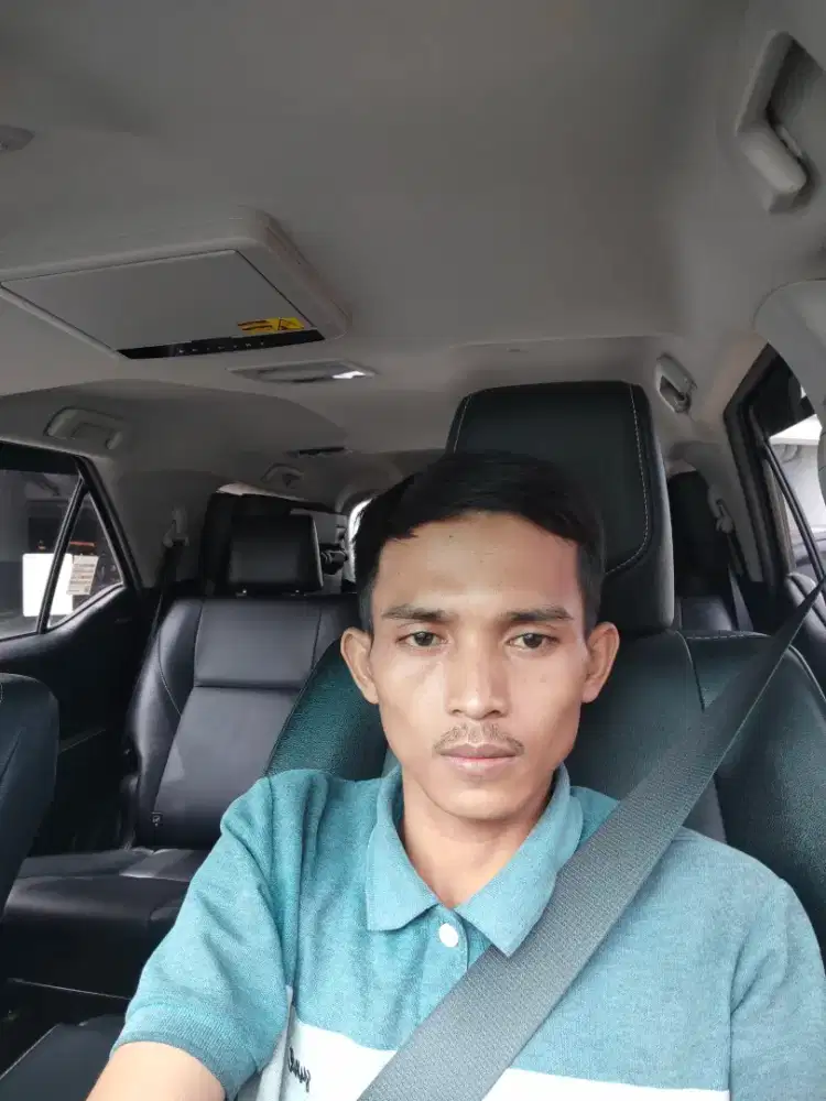 Cari pekerja'an sebagai driver mobil pribadi atau supir mobil barang