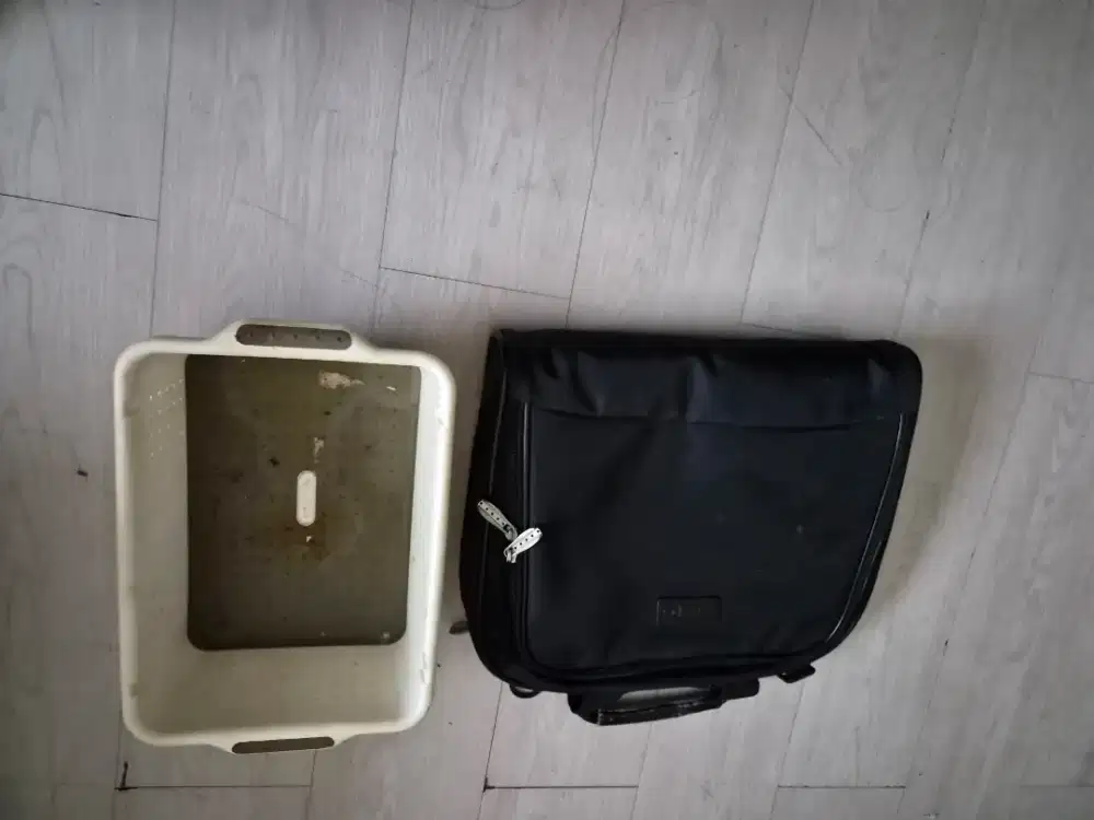 Tas laptop dan container