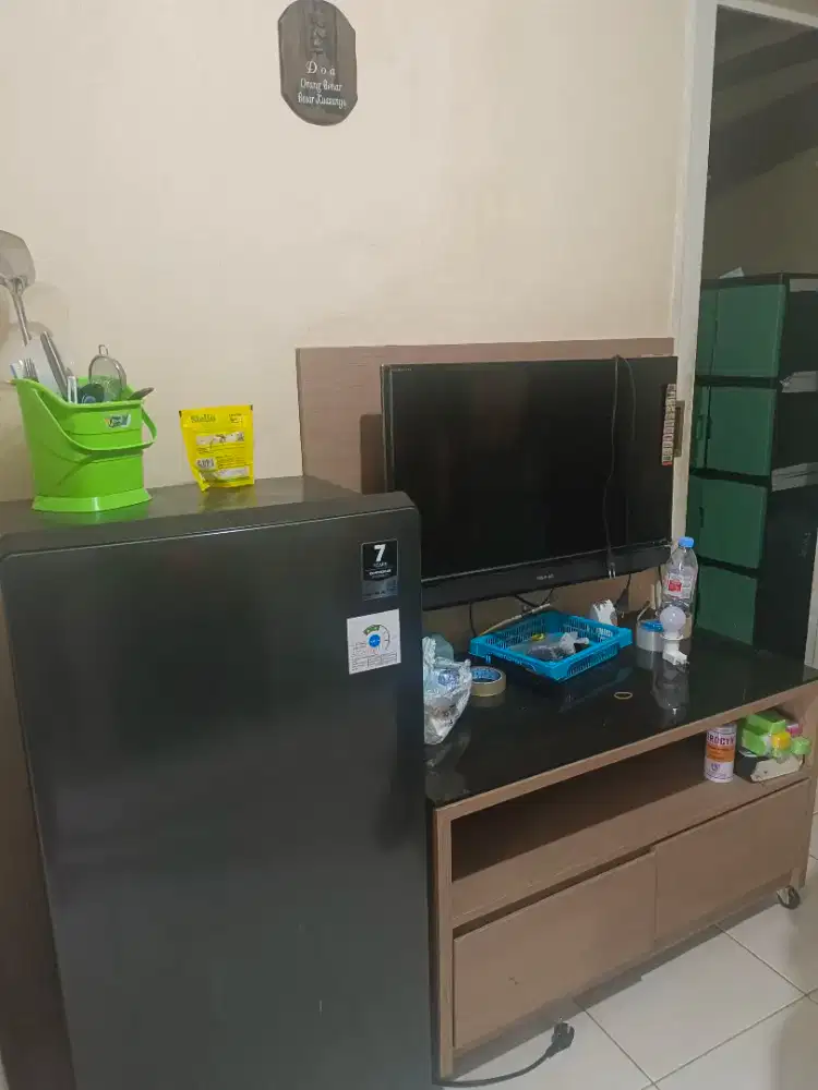 SEWA CEPAT, MURAH 2br semi furnish kalibata city