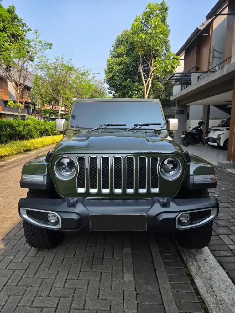 Unit Sangat Istimewa Km. Low Jeep Wrangler Sahara 2.0