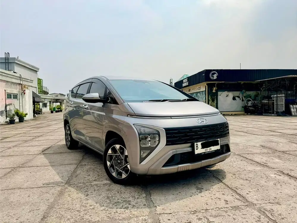 HYUNDAI STARGAZER PRIME 2023 KAPTEN SEAT SILVER KILOMETER ANTIK GRESS