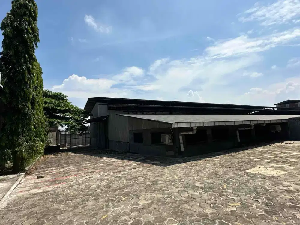 Disewakan Gudang di Jl. Raya Narogong – Akses 2 Pintu, Muat Container 40FT!