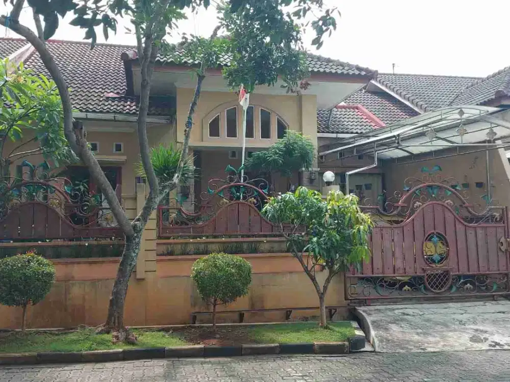 Rumah depan taman di Perum Mega Bukit Mas Gedawang Banyumanik
