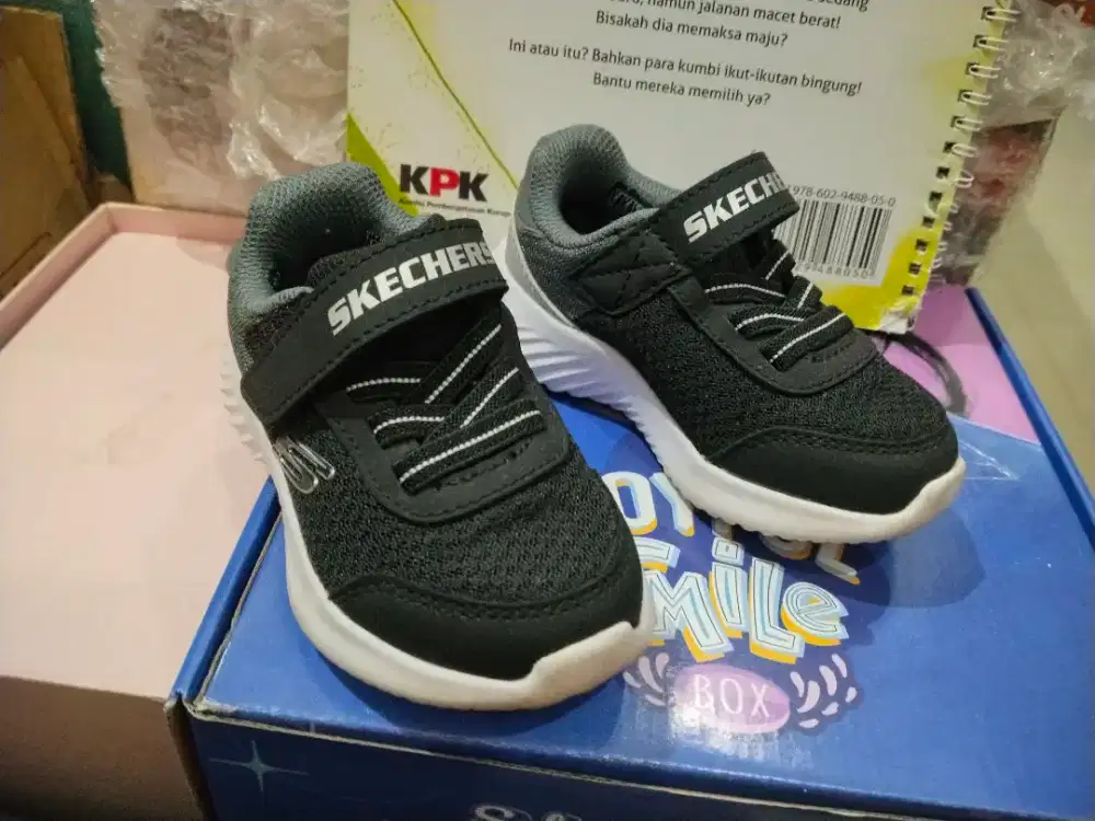 Preloved Sepatu Anak Skecher Sport Bounder