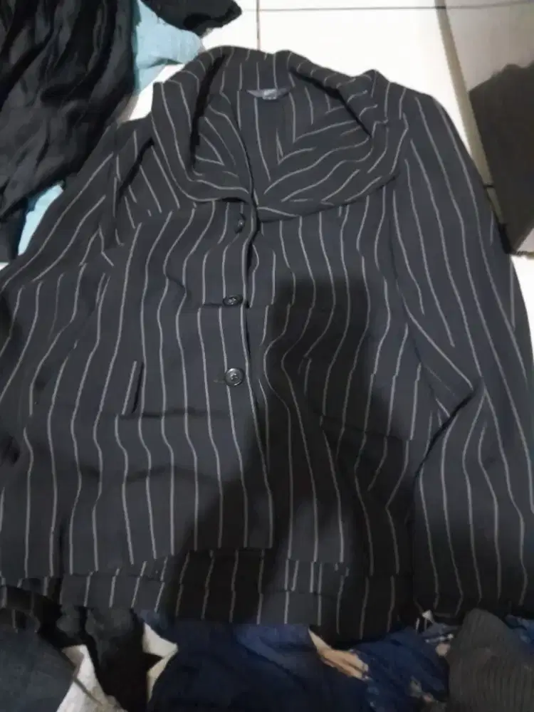 Host live produk baju baju
