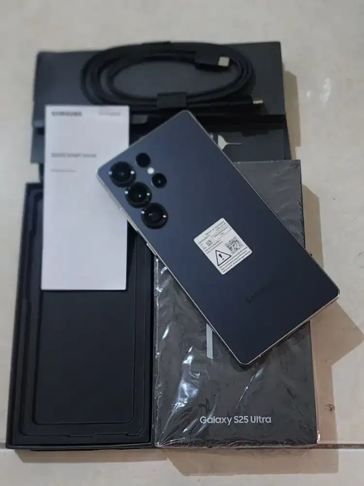 Samsung S25 Ultra 5G 12/512Gb, warna  Black SEIN, kondisi 99,9% Mulus