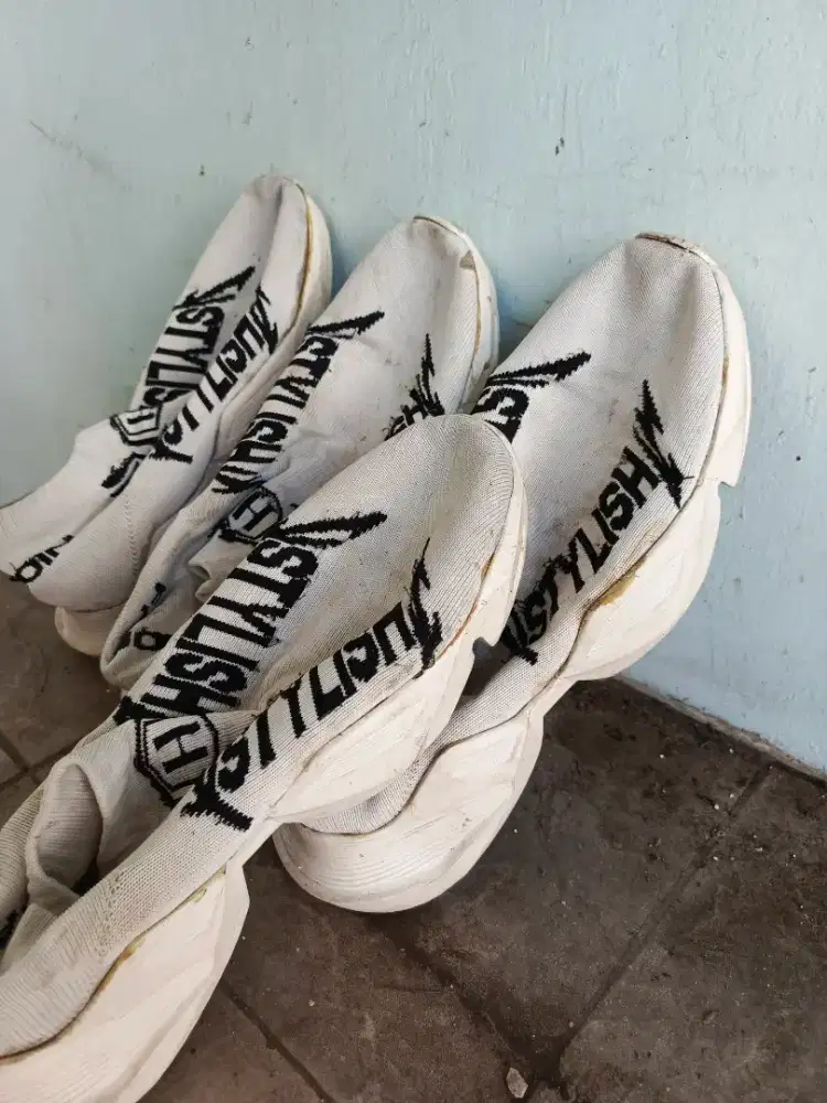 sepatu olahraga 2 pasang size 46 47