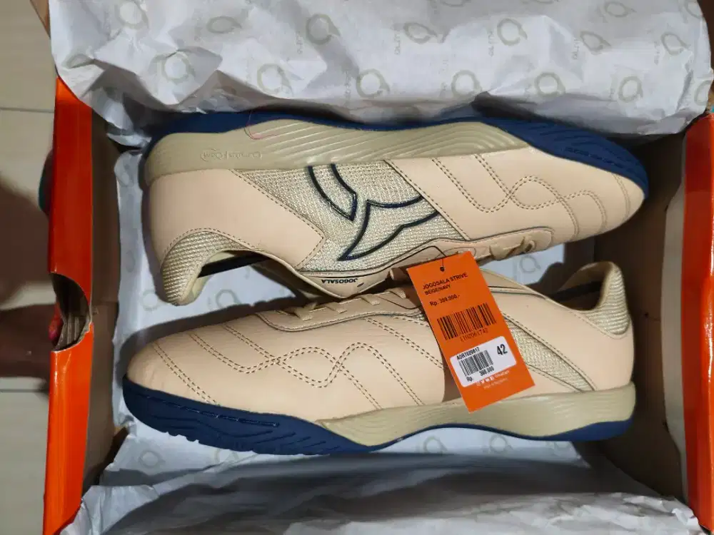Murah Sepatu futsal ortus size 42 Baru