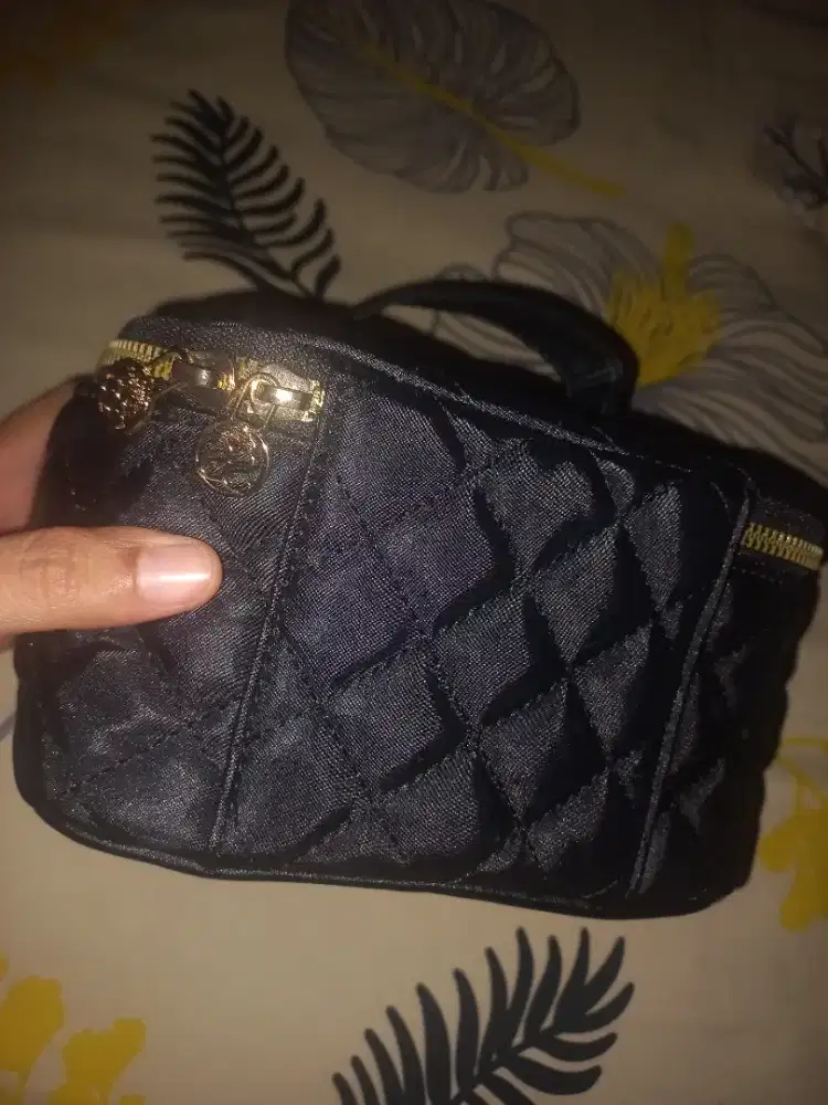 Tas makeup ukuran sedang