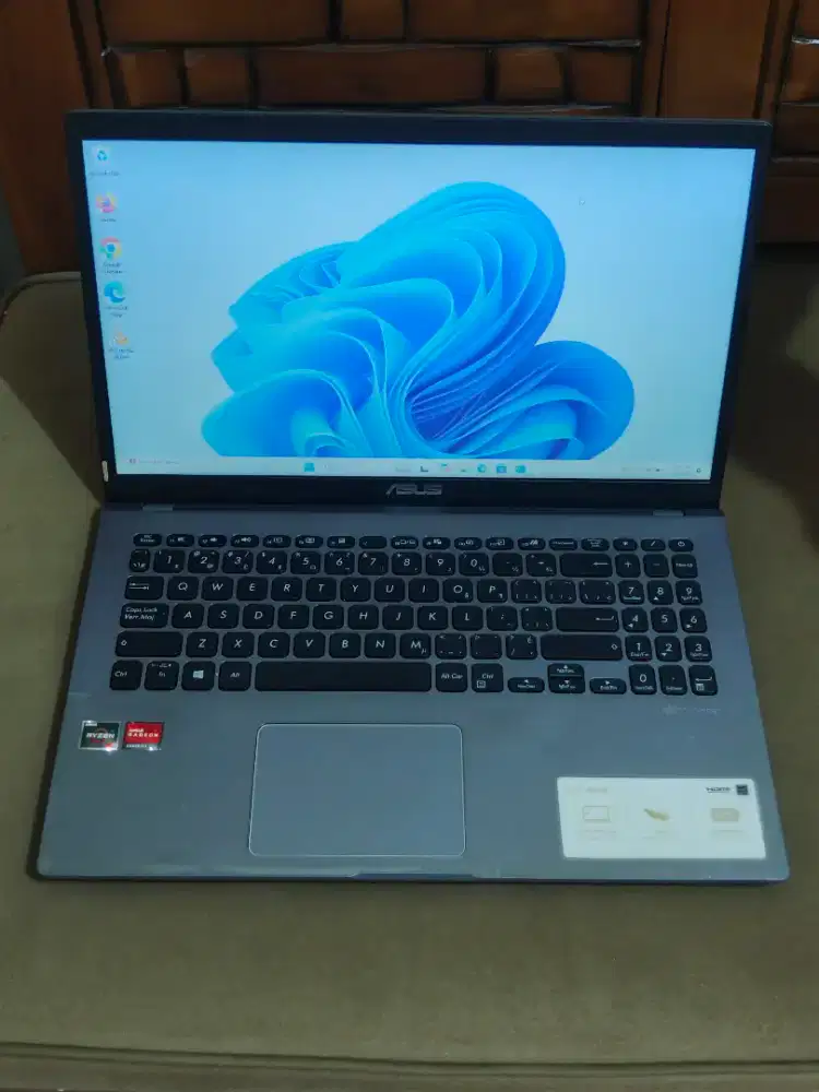 Laptop Asus vivobook Ryzen 3 3260u