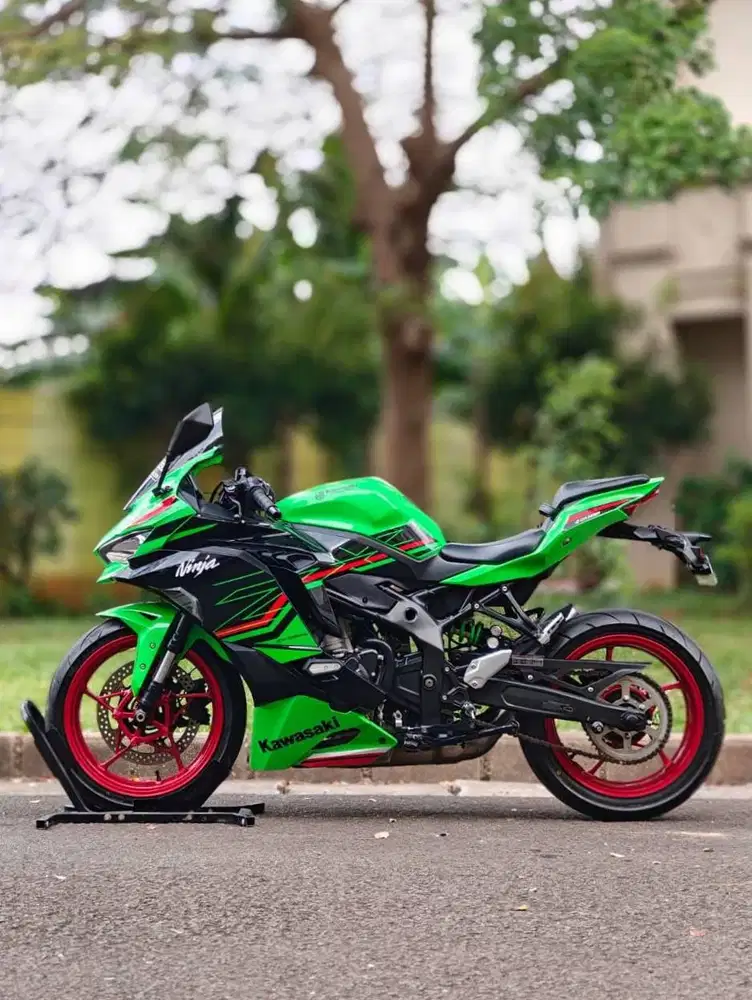 KAWASAKI ZX25RR ABS QS KRT HIJAU 2023 KM 6K PAJAK PANJANG NO MINUS