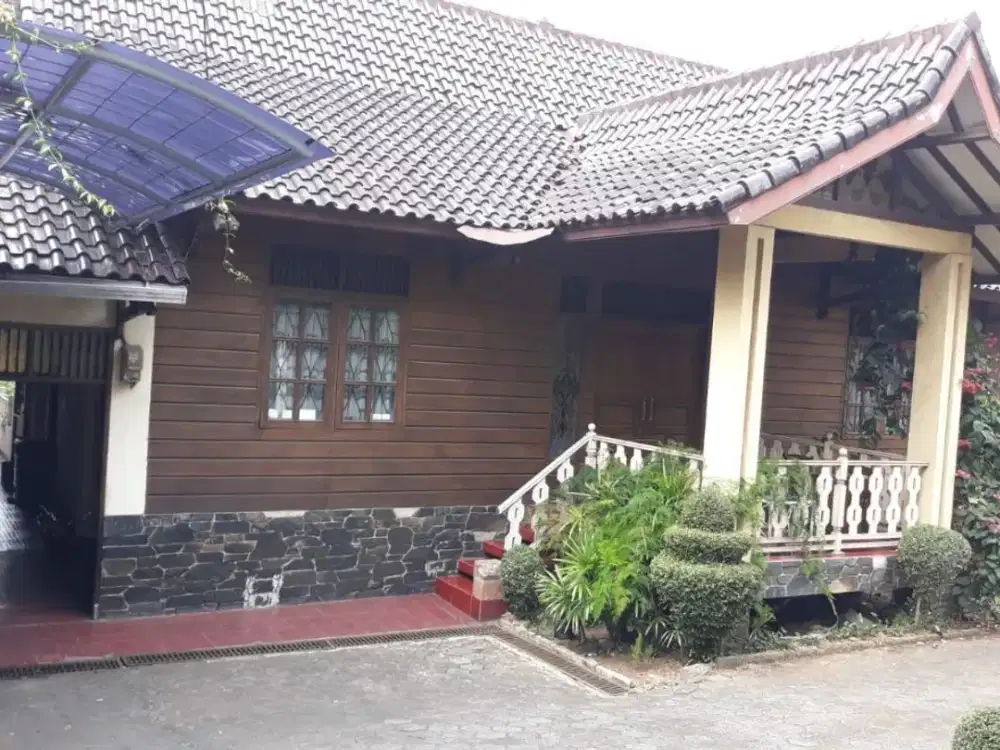 Rumah Bagus Terawat Di Cigadung