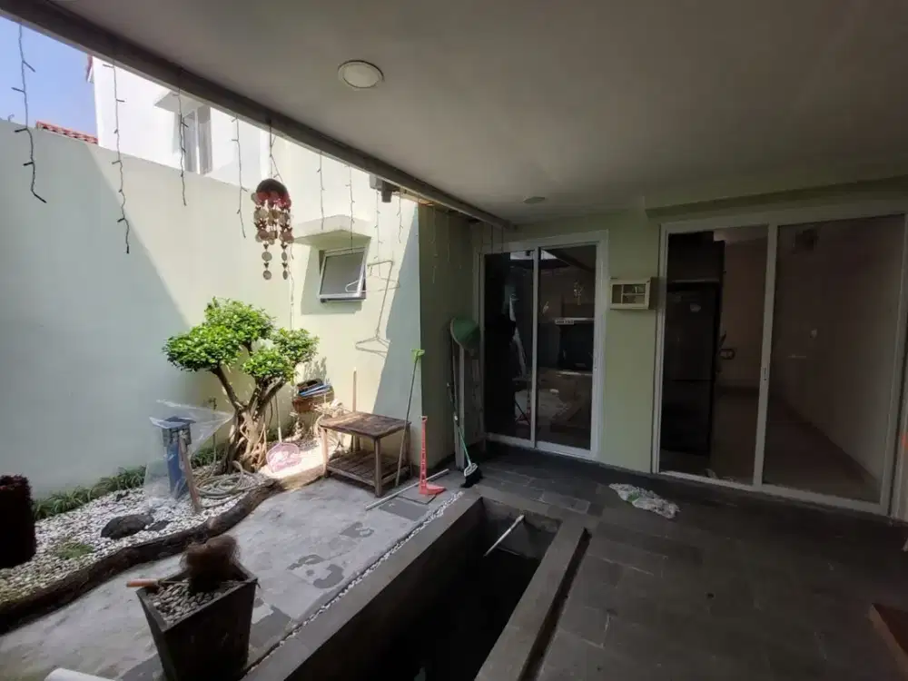 Rumah Mewah JGC 6x17 Sudah Renovasi – Carport 2 Mobil, Listrik 5500W, SHM!