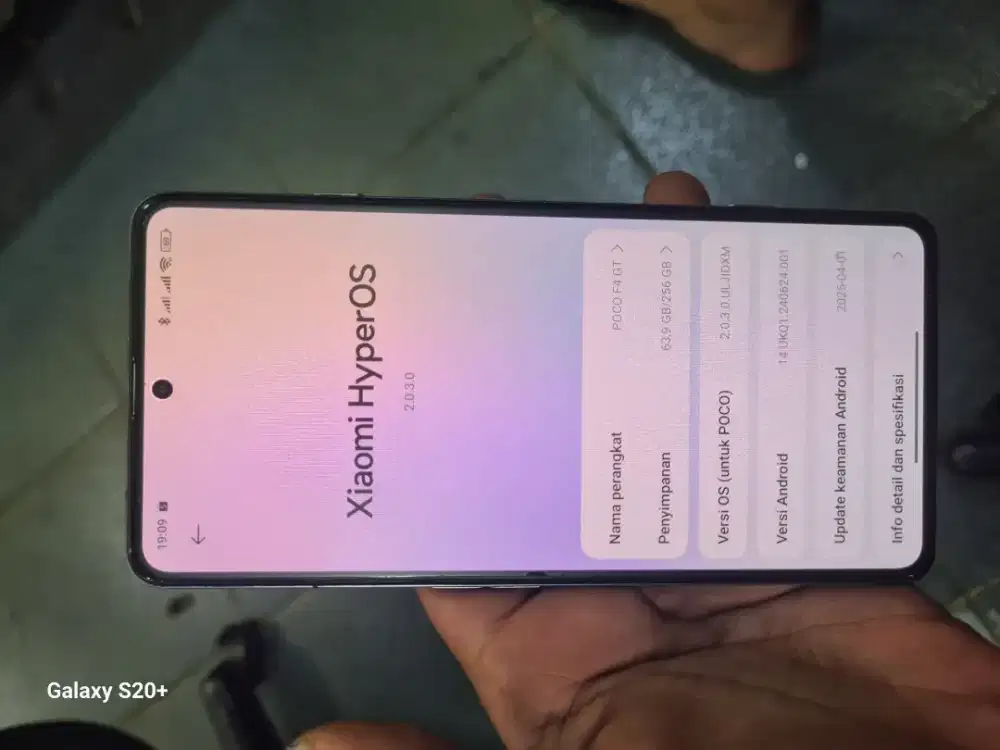poco F4 GT 12/256GB.