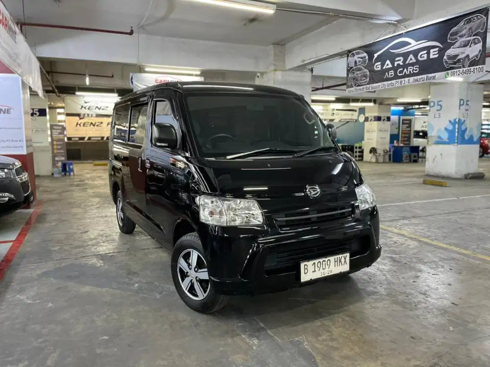 Low KM! Daihatsu GranMax Mini Bus 1.5 AC PS 2023 Manual 2024