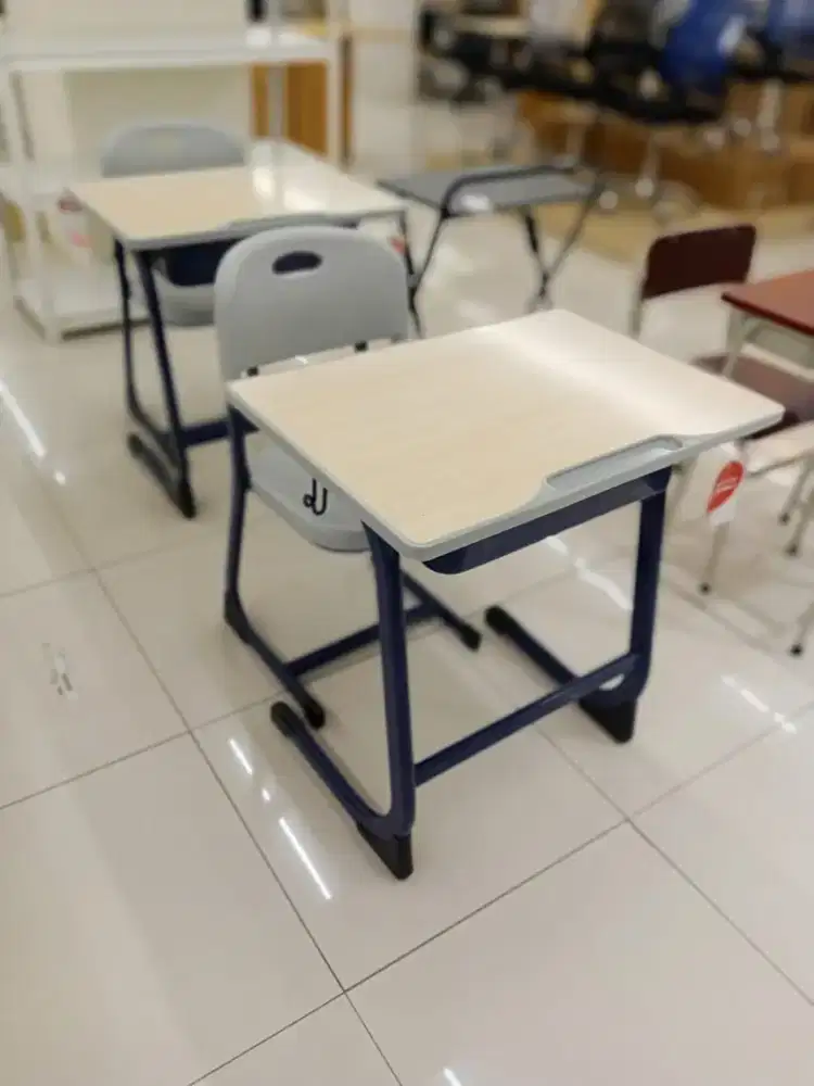SET MEJA DAN KURSI BELAJAR ANAK