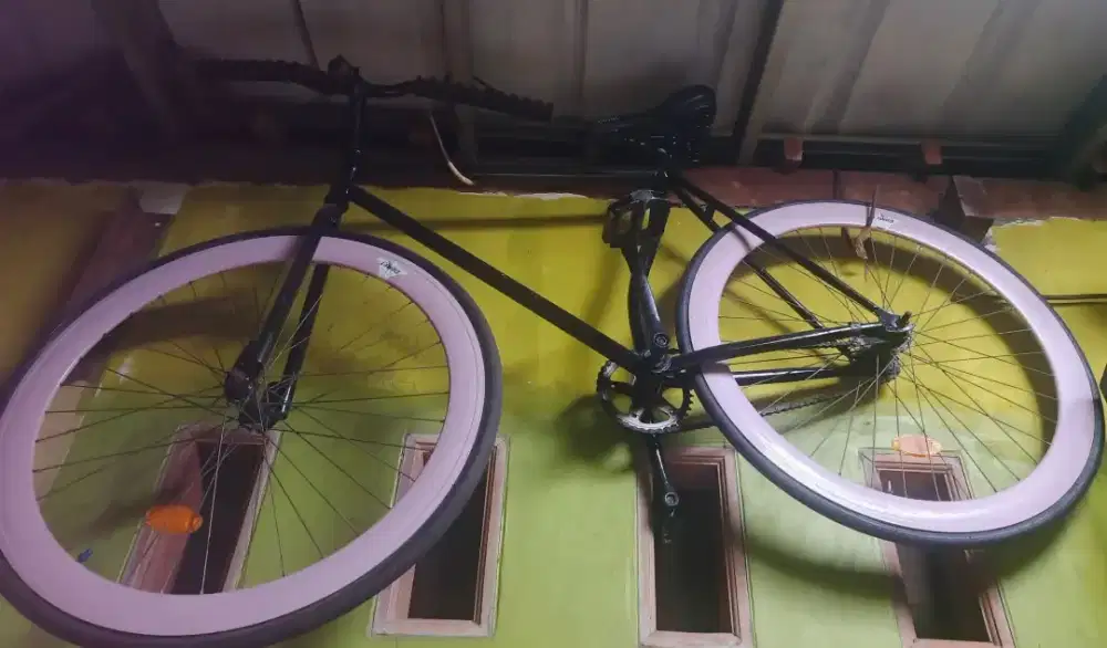 Jual sepeda masih mulus
