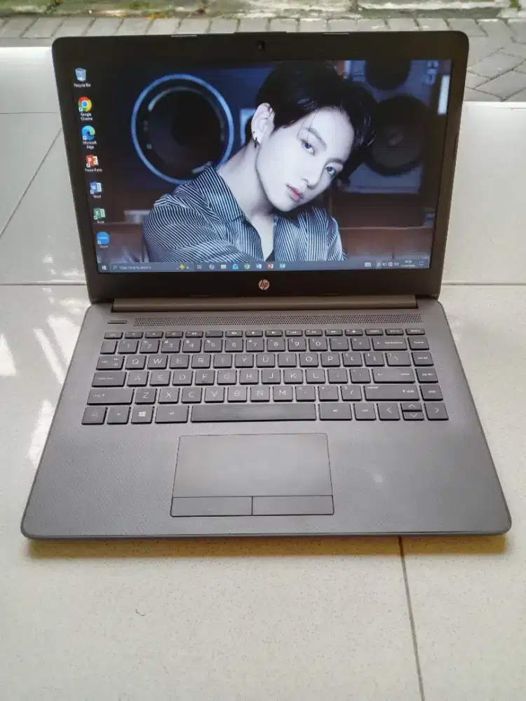 Laptop HP SLIM MULUSS RAM 8GB SSD 512GB AMD Athlon Silver