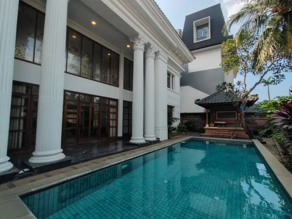 Rumah Hoek Luas Private Pool Pondok Indah Jakarta Selatan